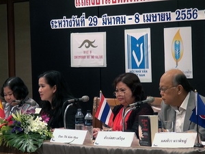 Giới thiệu cuốn sách Bông sen nở trong dòng suối văn học